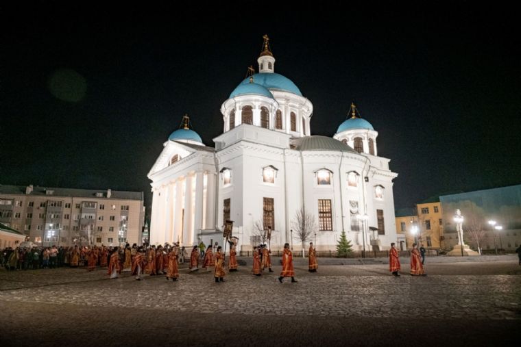 Трансляция пасхального богослужения из Казанского кафедрального собора