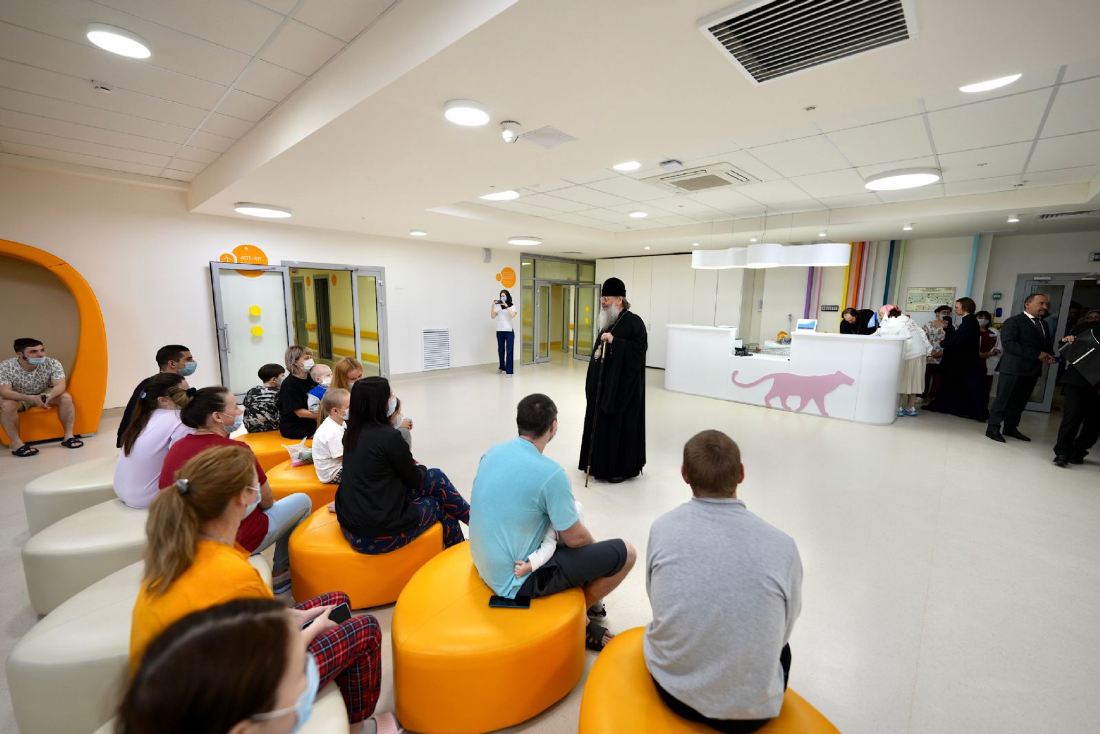 Глава Татарстанской митрополии посетил Центр детской онкологии, гематологии и хирургии