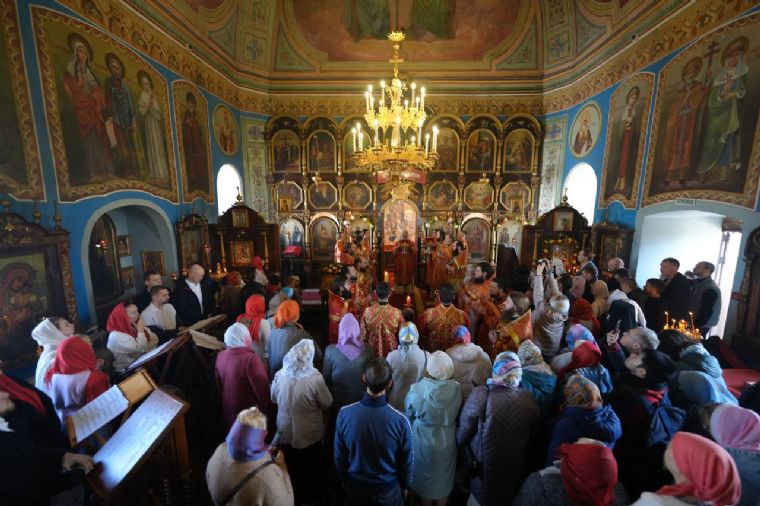 Митрополит Кирилл возглавил престольный праздник в Борисоглебском храме казанского посёлка Борисоглебское