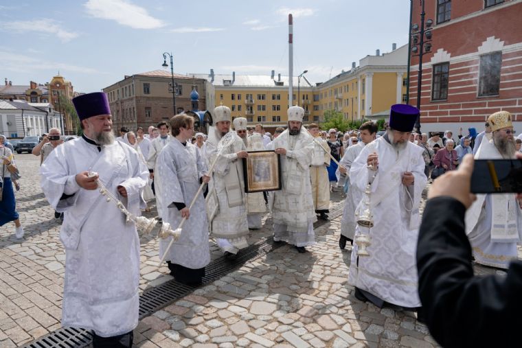 В рамках Всероссийского крестного хода в Казань принесён недавно обретённый московский список Казанской иконы Божией Матери