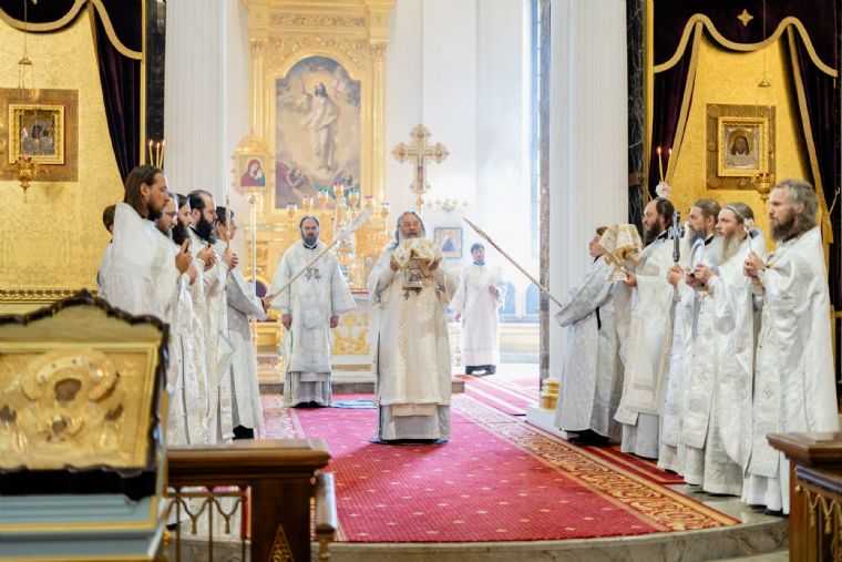 Митрополит Кирилл возглавил Литургию в Казанском кафедральном соборе