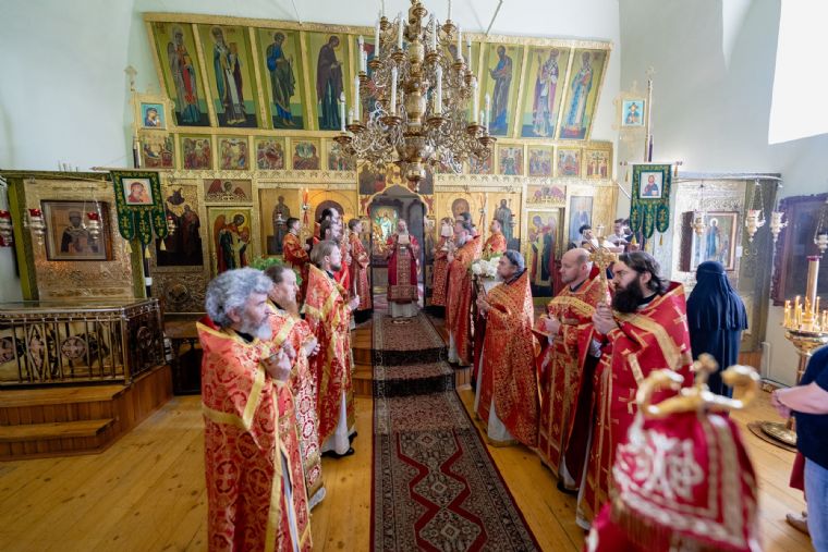 В день памяти Иоанна Предтечи митрополит Кирилл совершил Литургию в Иоанновском монастыре Казани