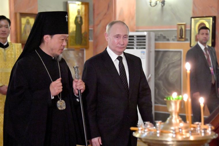 Президент России Владимир Путин посетил Свято-Троицкий храм в Пхеньяне