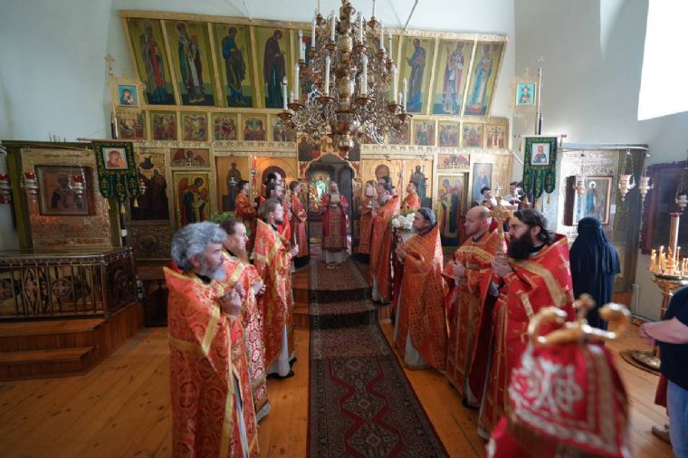 В день памяти Иоанна Предтечи митрополит Кирилл совершил Литургию в Иоанновском монастыре Казани
