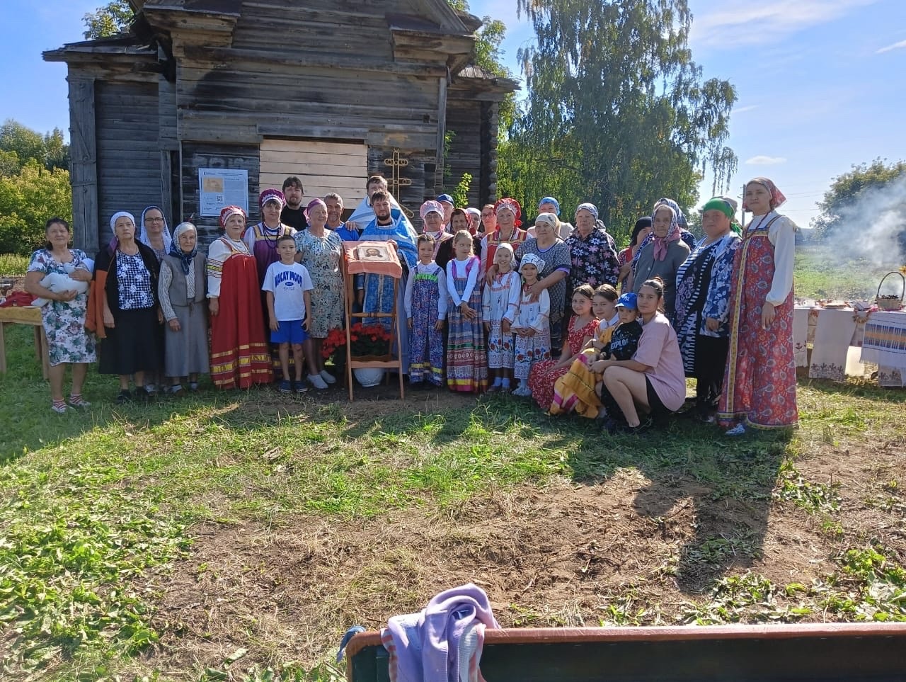 У стен старинного Спасского храма в селе Ачи совершена Божественная литургия