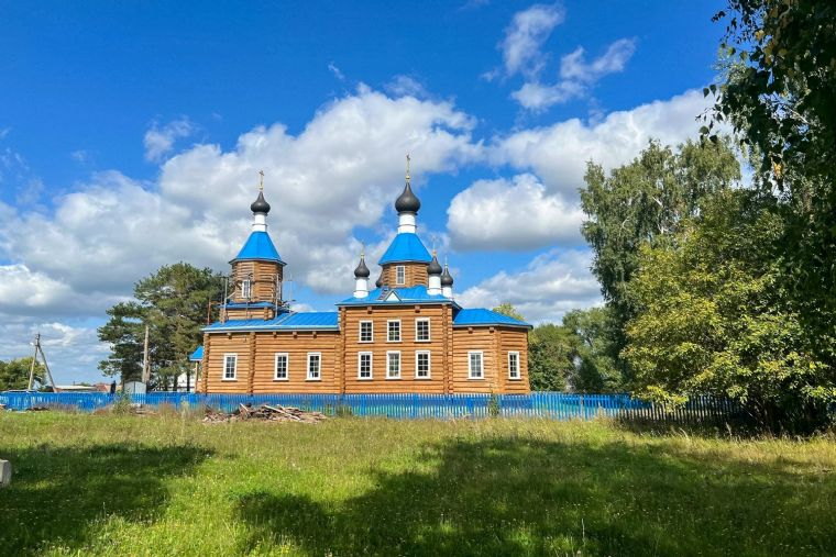 В Троицком храме села Крещёные Казыли молитвенно отметили 120-летие прихода