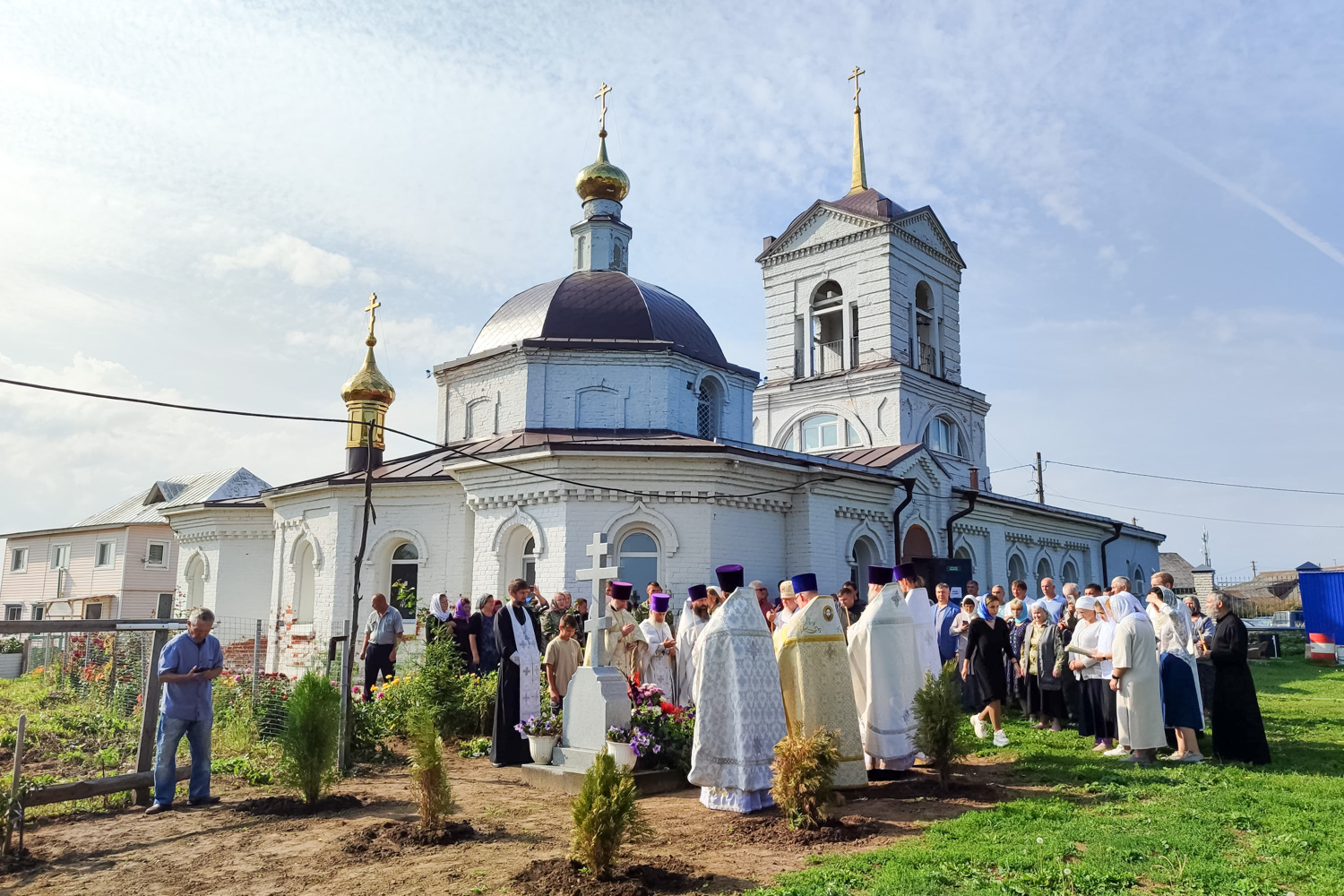 Во вторую годовщину со дня кончины иерея Анатолия Григорьева в Богоявленском храме села Исаково совершены заупокойные богослужения