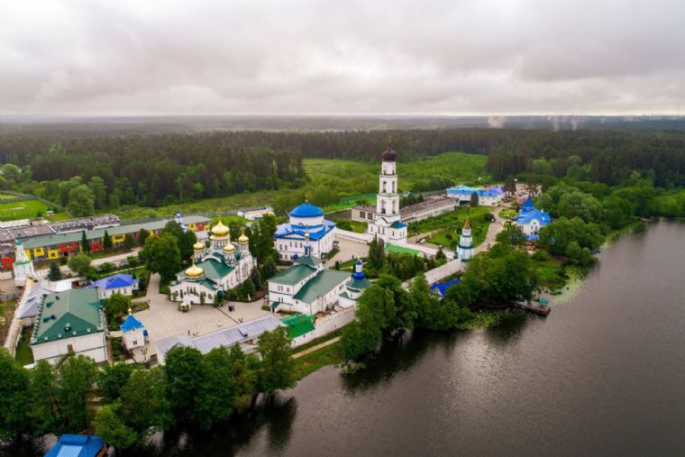 В праздник Грузинской иконы Божией Матери в Раифском монастыре состоятся архиерейские богослужения