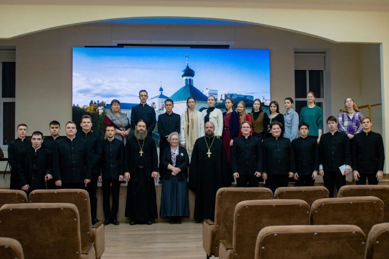 В Казани состоялись лекции профессора РГПУ Марианны Дворецкой