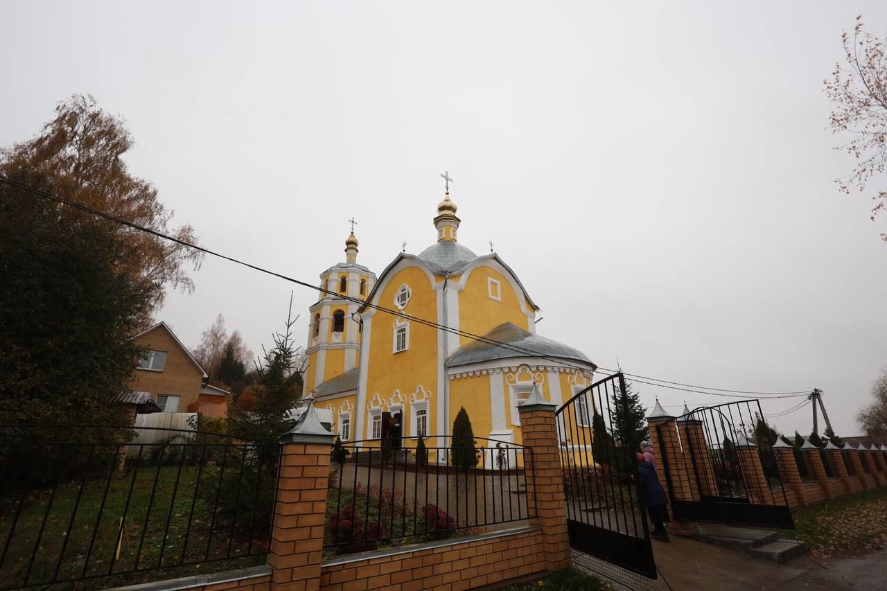 В Неделю 19-ю по Пятидесятнице митрополит Кирилл совершил великое освящение Иоанно-Богословского храма в селе Масловка