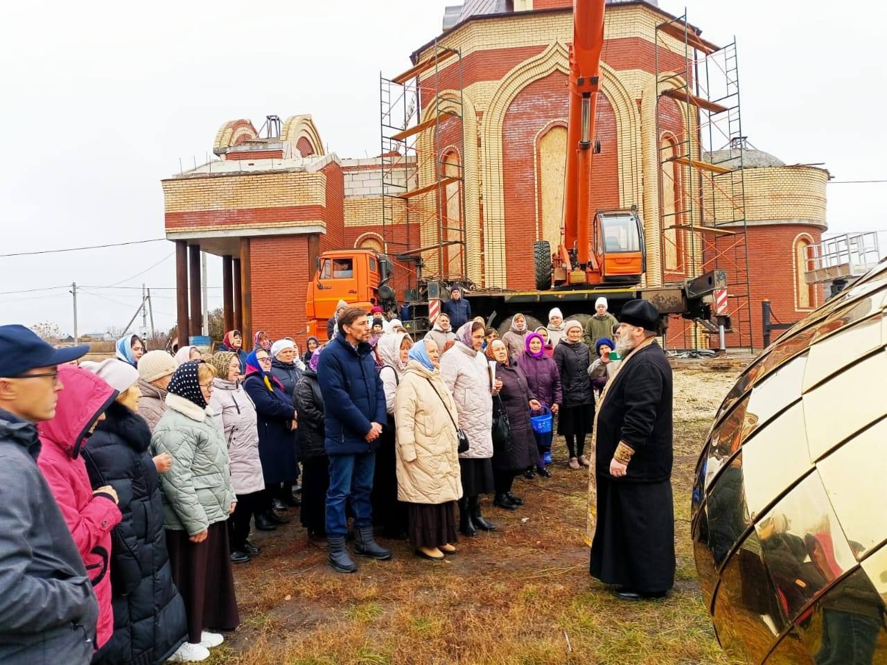 Совершено освящение куполов и крестов для строящегося храма Казанской иконы Божией Матери в деревне Кошки-Теняково