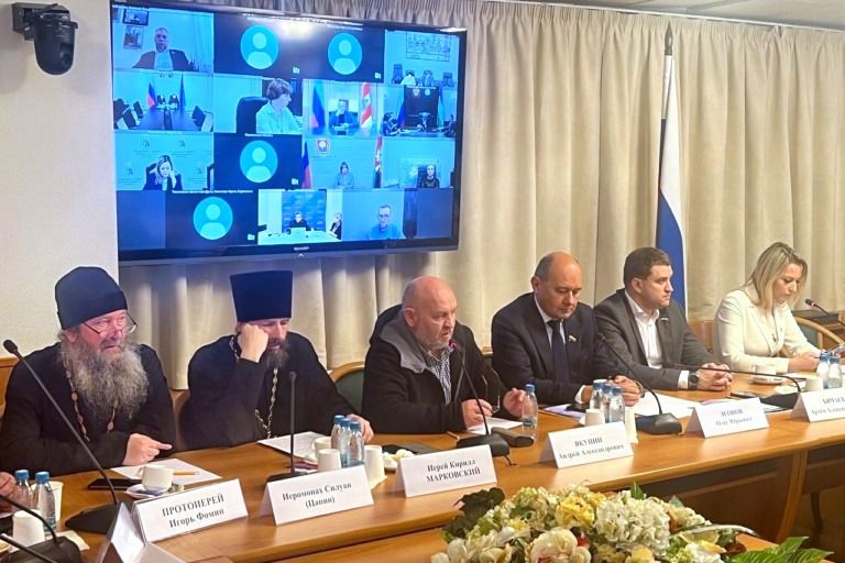 Представители Казанской епархии приняли участие в круглом столе «Роль общественных и религиозных объединений в социально-трудовой адаптации лиц, оказавшихся в трудной жизненной ситуации»