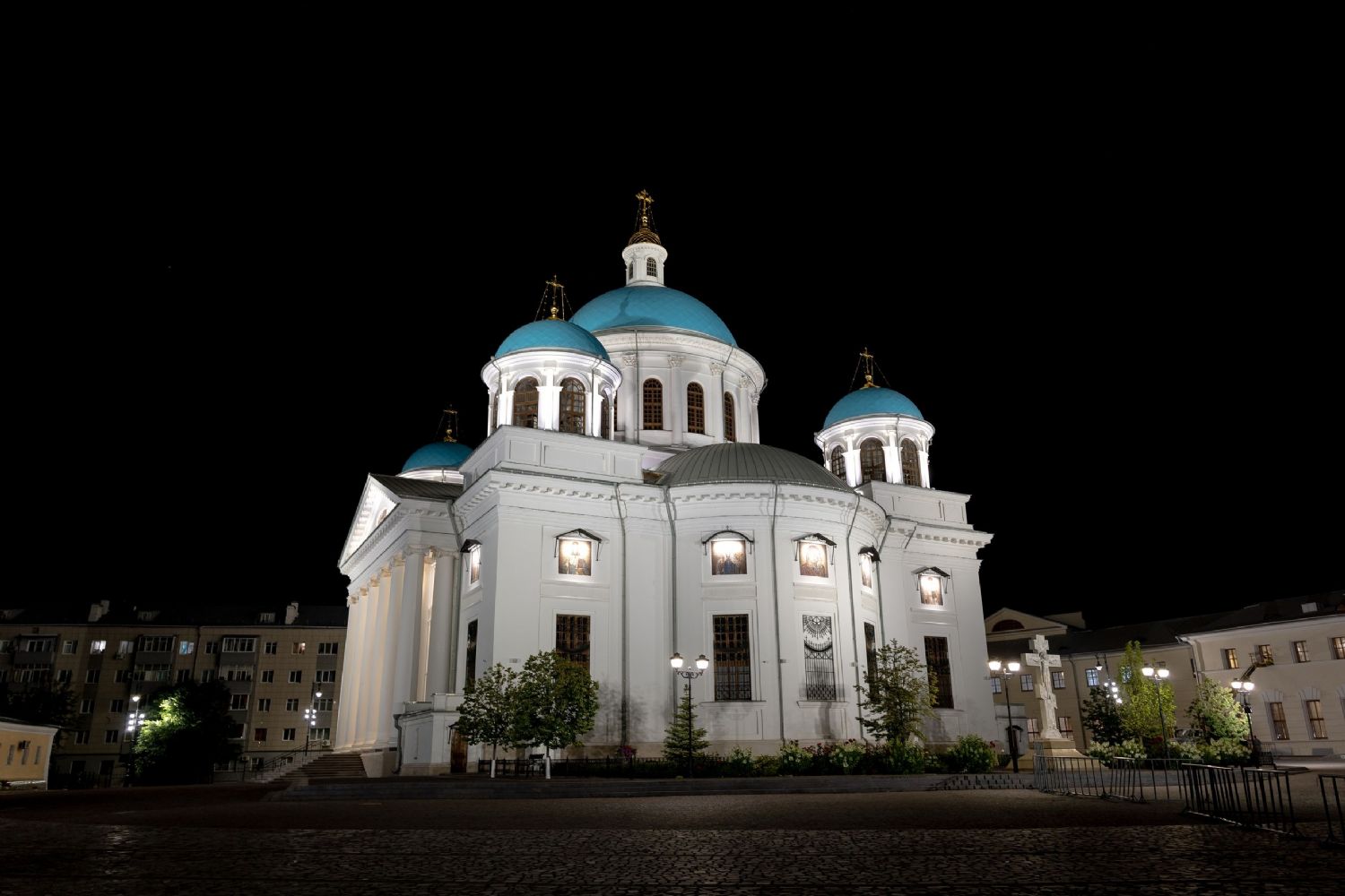 В Казанском Богородицком монастыре еженедельно совершаются ночные богослужения с поминовением Российских воинов