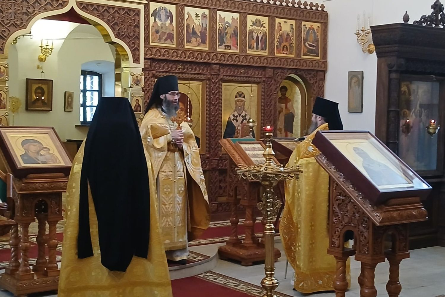 В день памяти святителя Германа Казанского в Свияжском Успенском монастыре прошли праздничные богослужения