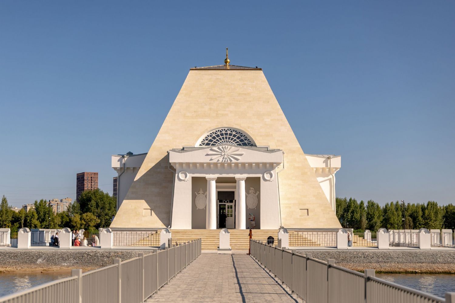 Храм-памятник в честь Нерукотворного Образа Спасителя на реке Казанка