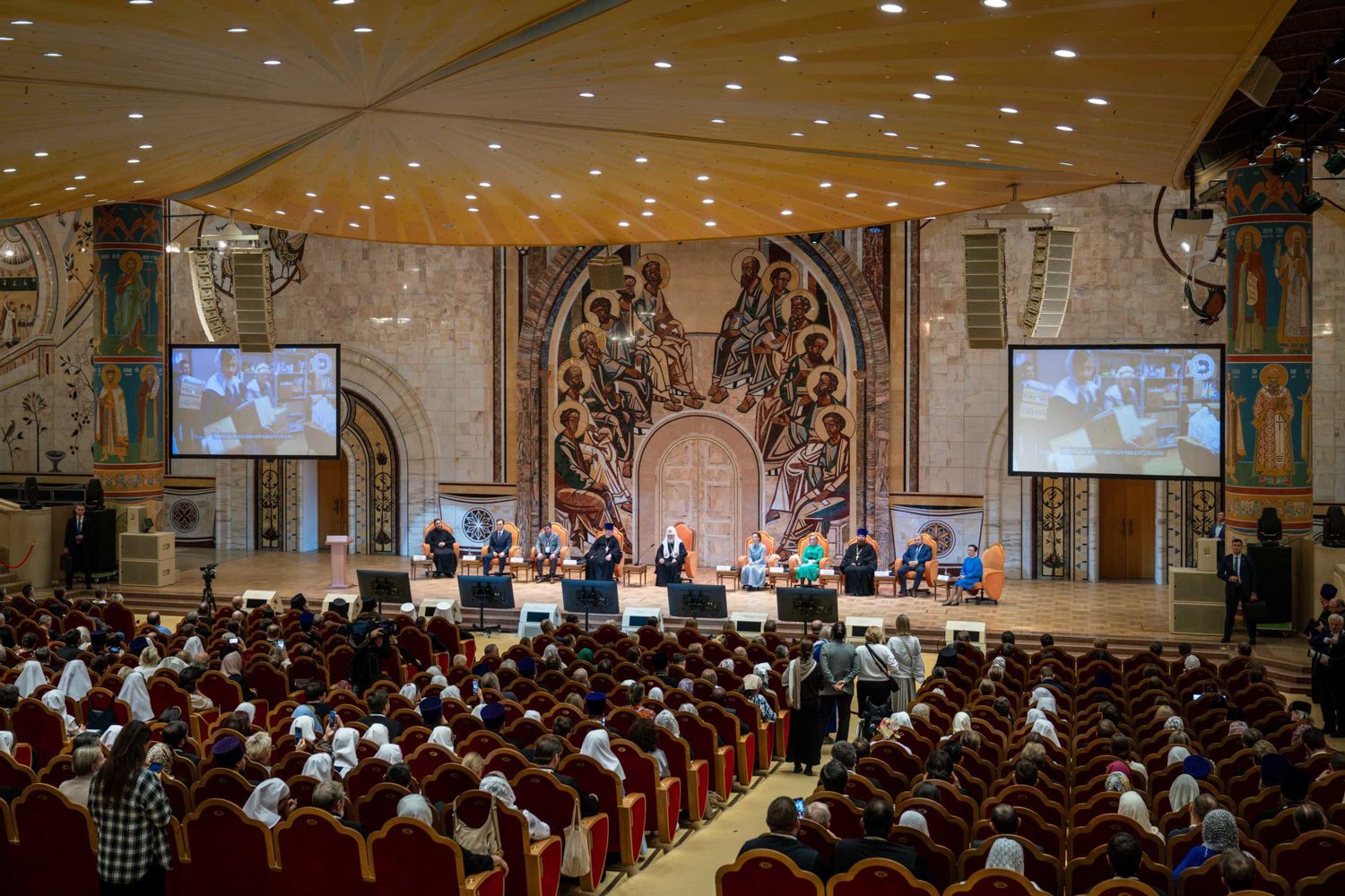 Делегация Татарстанской митрополии принимает участие в XII Общецерковном съезде по социальному служению