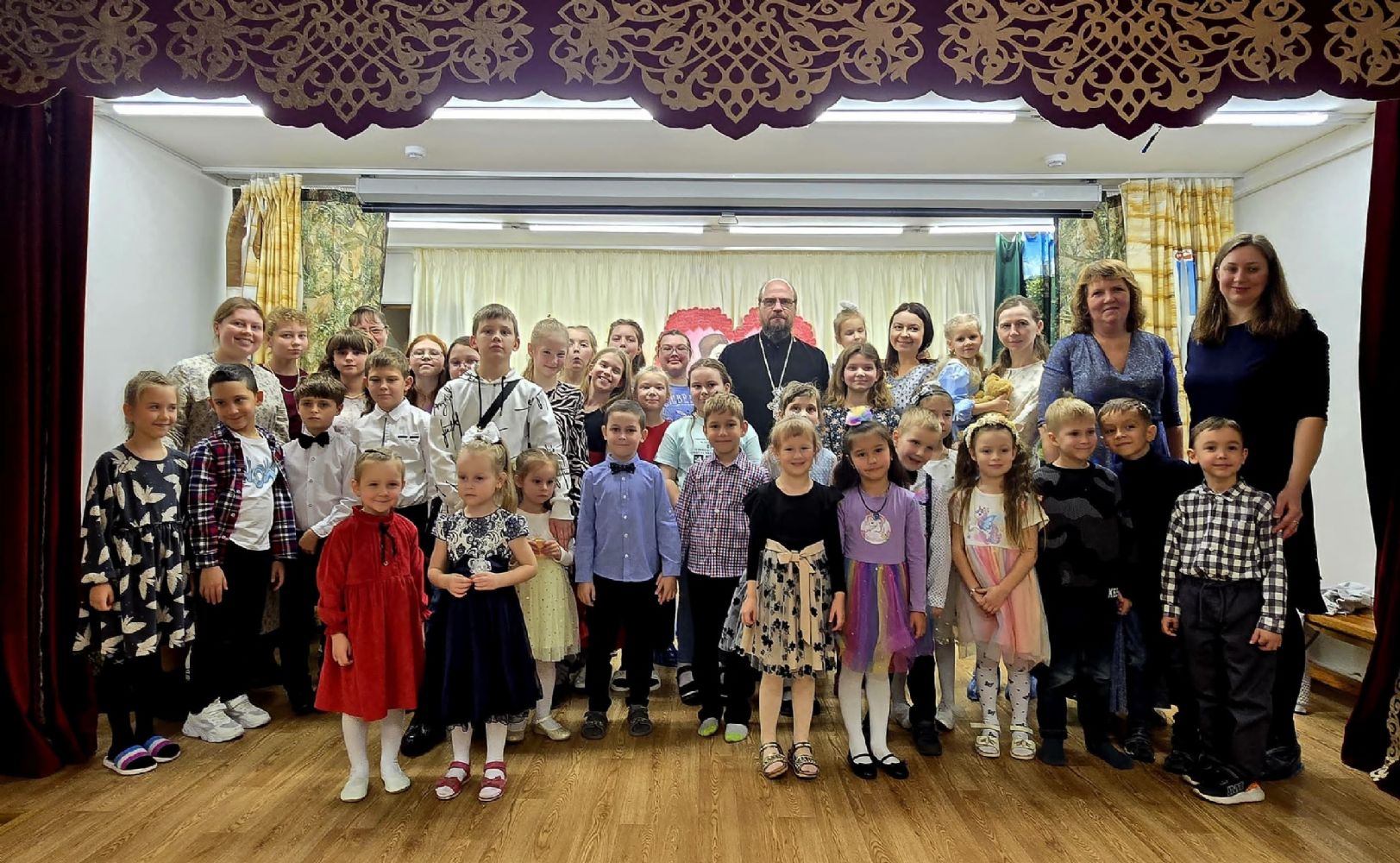 На приходах Казанской епархии прошли творческие мероприятия по случаю празднования Дня мамы