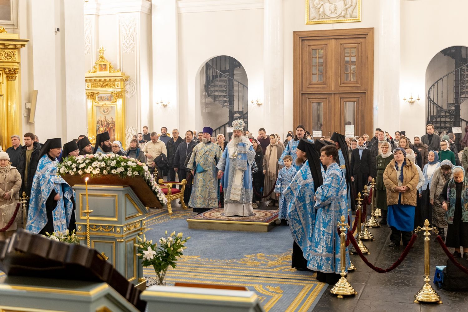 В канун праздника Введения во храм Пресвятой Богородицы митрополит Кирилл совершил всенощное бдение в Казанском кафедральном соборе