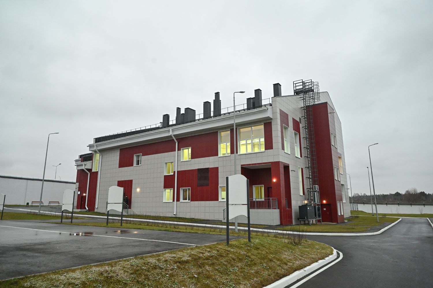 Митрополит Кирилл посетил открытие нового в Казани здания следственного изолятора