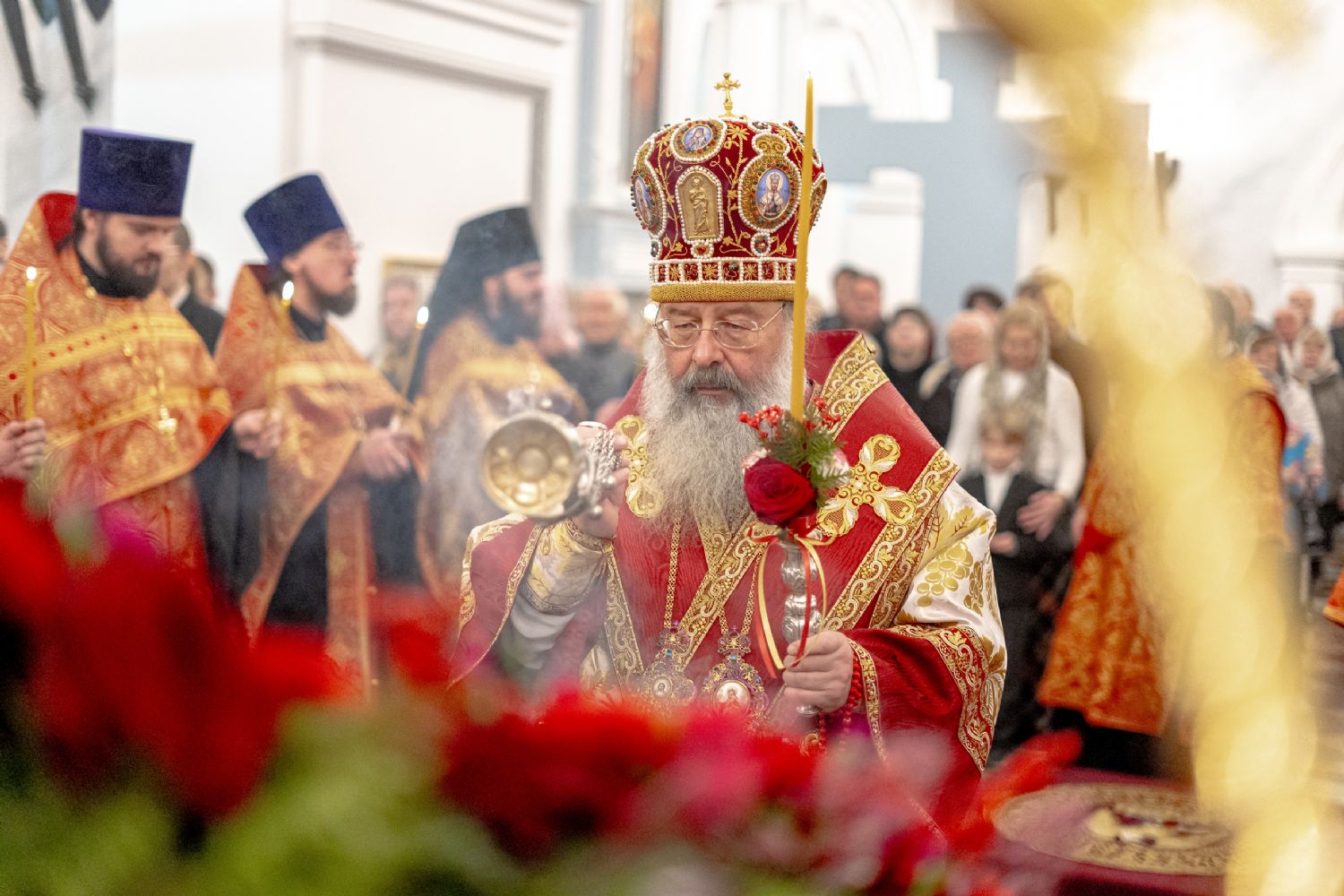 В канун дня памяти благоверного князя Александра Невского митрополит Кирилл совершил всенощное бдение в Александро-Невском храме Казани