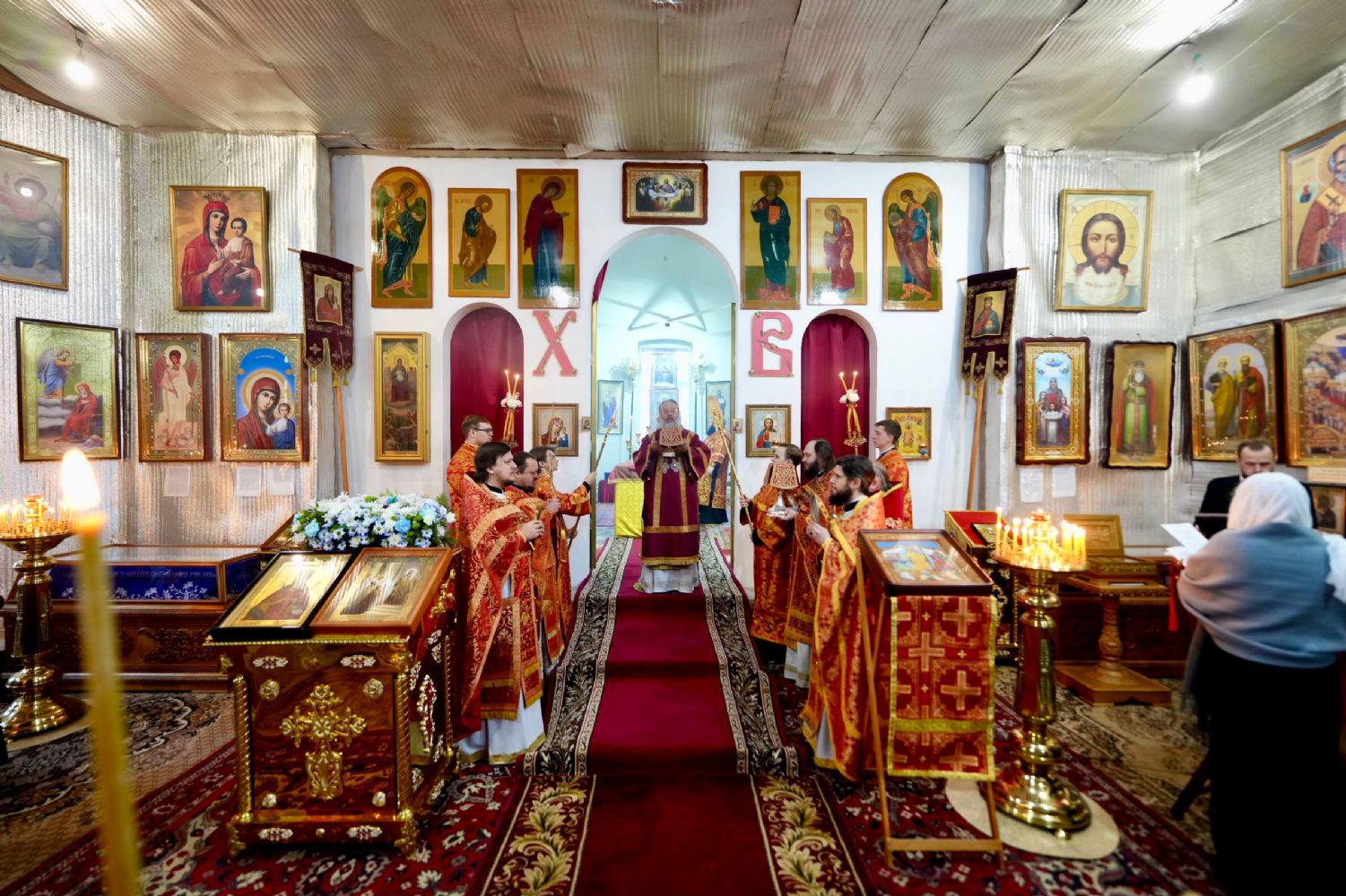 В Неделю 26-ю по Пятидесятнице митрополит Кирилл совершил Литургию в Софийском соборе в Лаишево