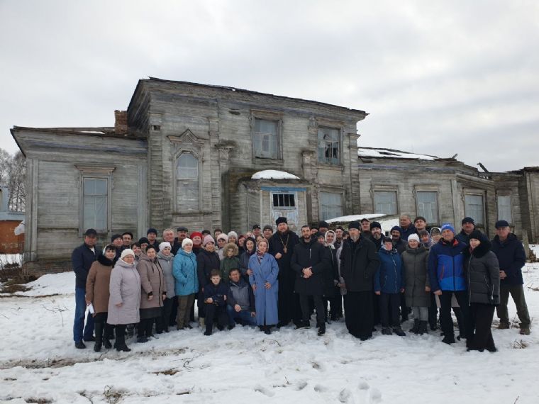 В руинированном Покровском храме села Янцевары совершён молебен