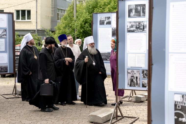 В Казанском Богородицком монастыре открылась выставка, посвящённая 100-летию исповеднической кончины святителя Тихона Московского