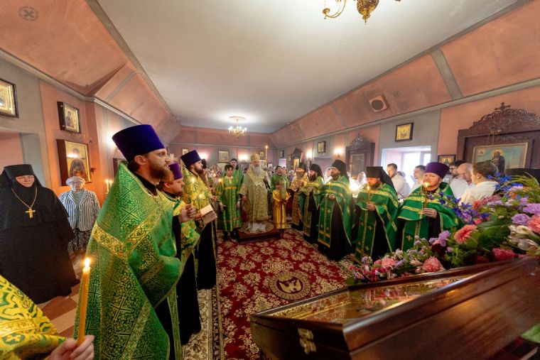 В канун Недели 2-й по Пятидесятнице митрополит Кирилл совершил всенощное бдение в Введенском Кизическом монастыре города Казани
