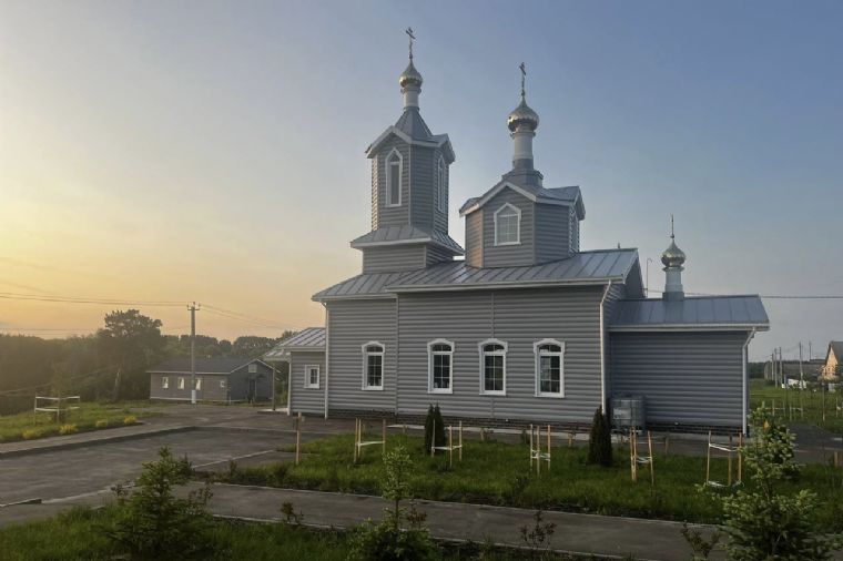 В Троицком храме села Бессоново совершена первая Литургия