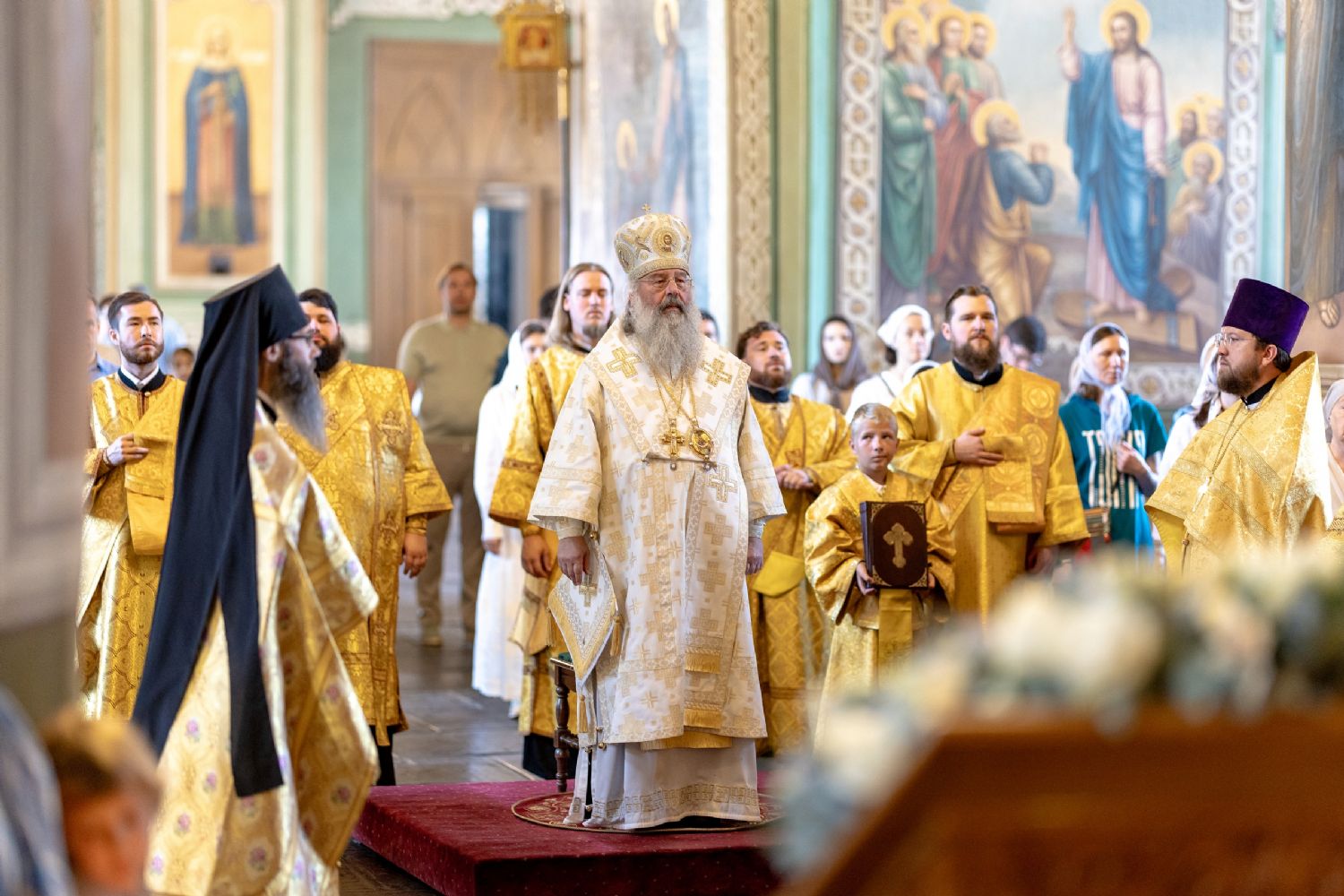 В Неделю 6-ю по Пятидесятнице митрополит Кирилл совершил Литургию в Благовещенском соборе Казани