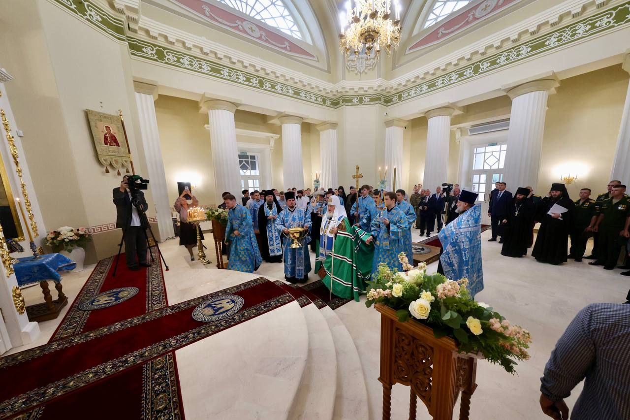 Святейший Патриарх Кирилл совершил освящение храма-памятника павшим воинам в честь Нерукотворного Образа Спасителя в Казани