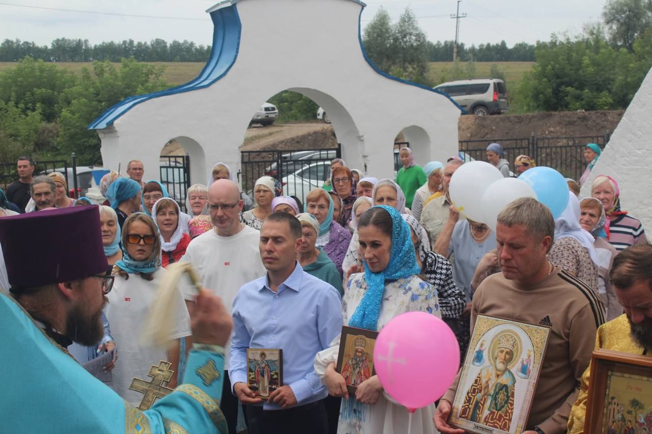 В Смоленском храме в деревне Соловцово прошли торжества по случаю 290-летнего юбилея прихода