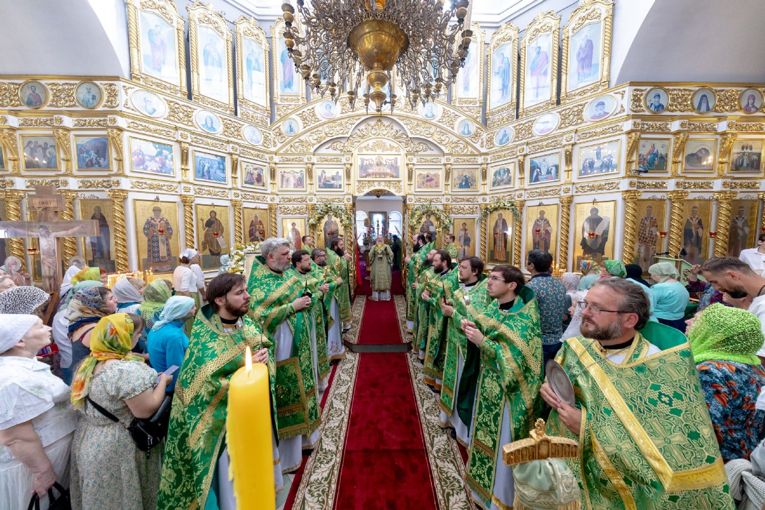 Митрополит Кирилл возглавил престольные торжества в Серафимовском храме Казани