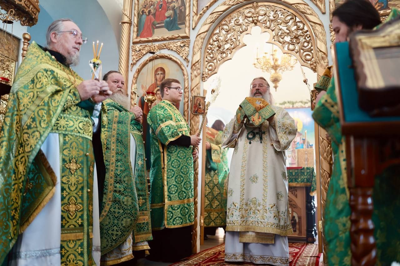 В день памяти преподобного Александра Седмиезерного митрополит Кирилл совершил Литургию в Седмиезерном Богородицком монастыре