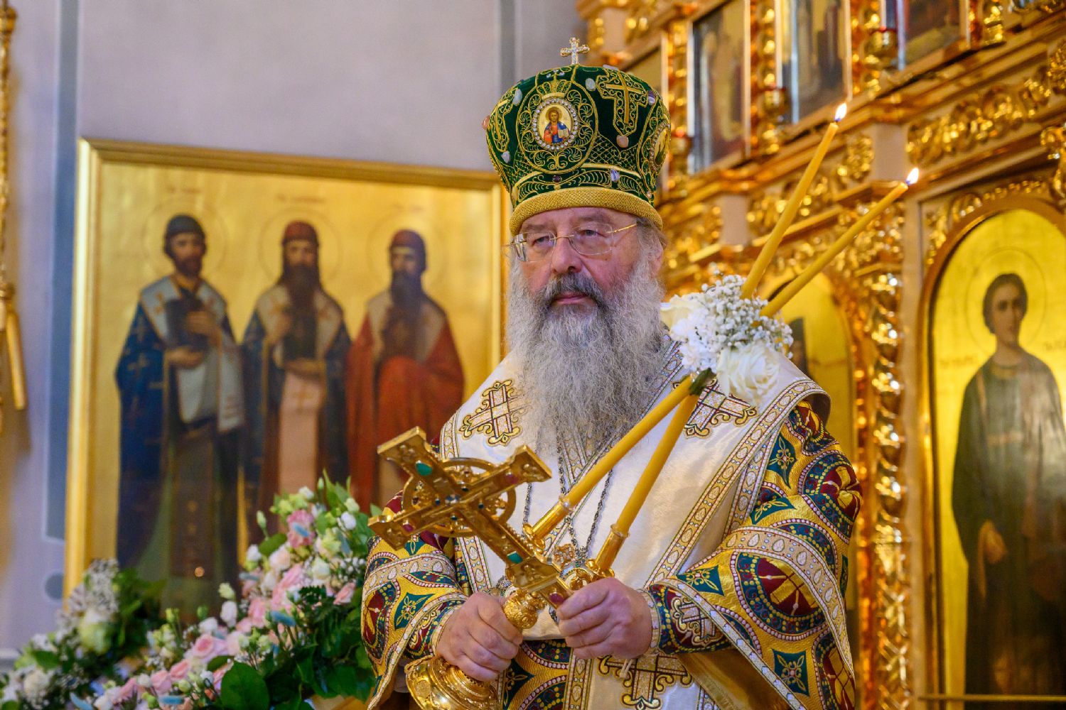 В день отдания праздника Рождества Богородицы митрополит Кирилл совершил Литургию в Кирилловском храме Казани