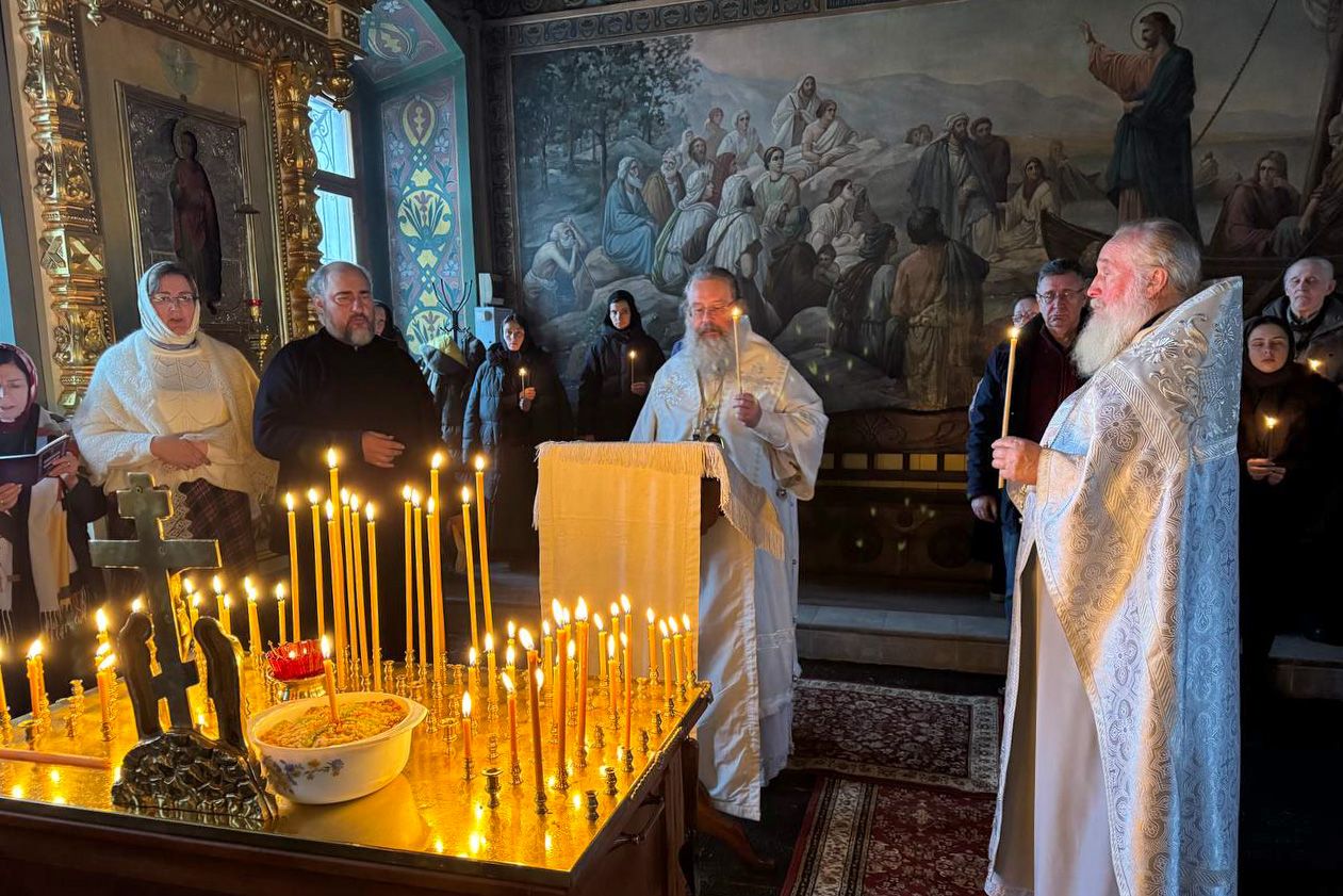 Митрополит Кирилл совершил Литургию в Троицком храме села Арбузово Владимирской области