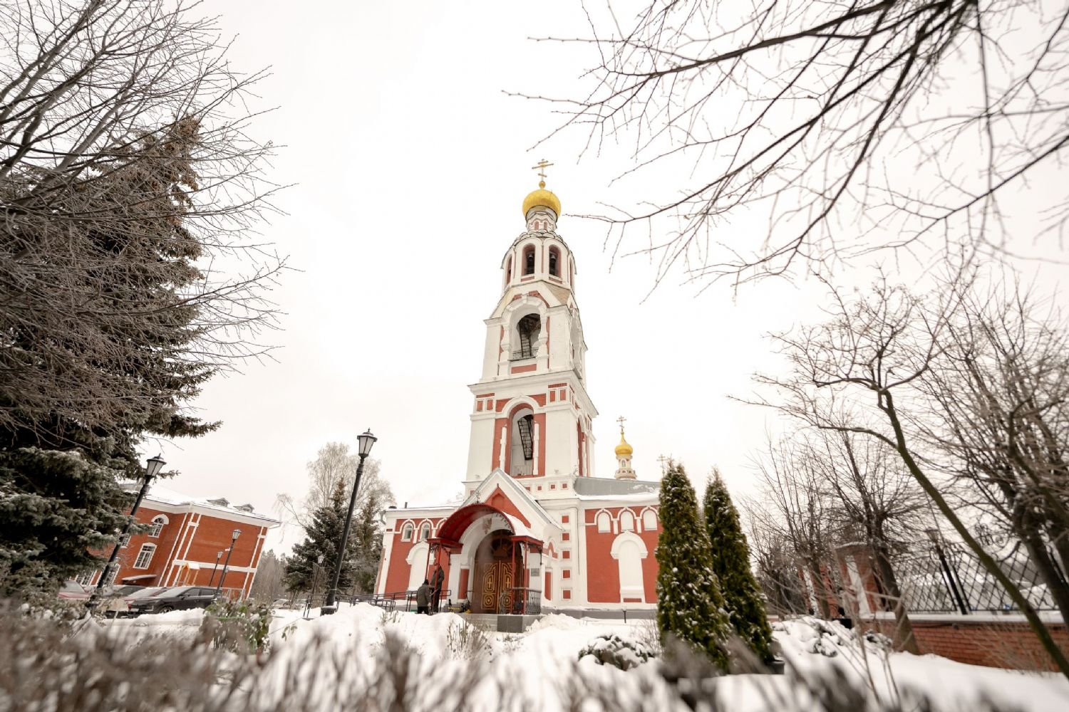 В духовно-просветительском центре Варваринского храма действует мастерская фолежных икон