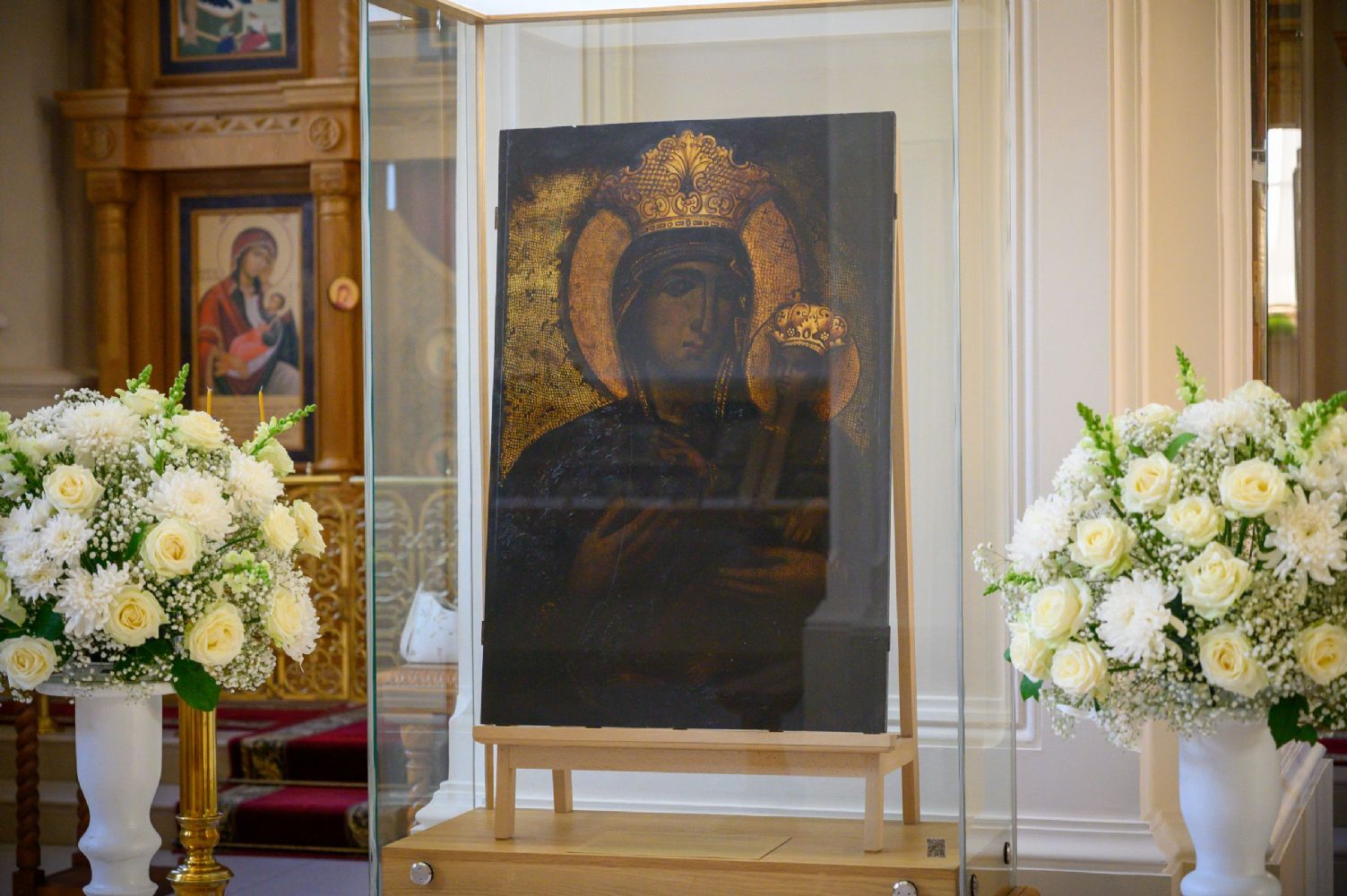 В Сергиевском храме Казани совершается молебное пение перед чтимой иконой Богородицы