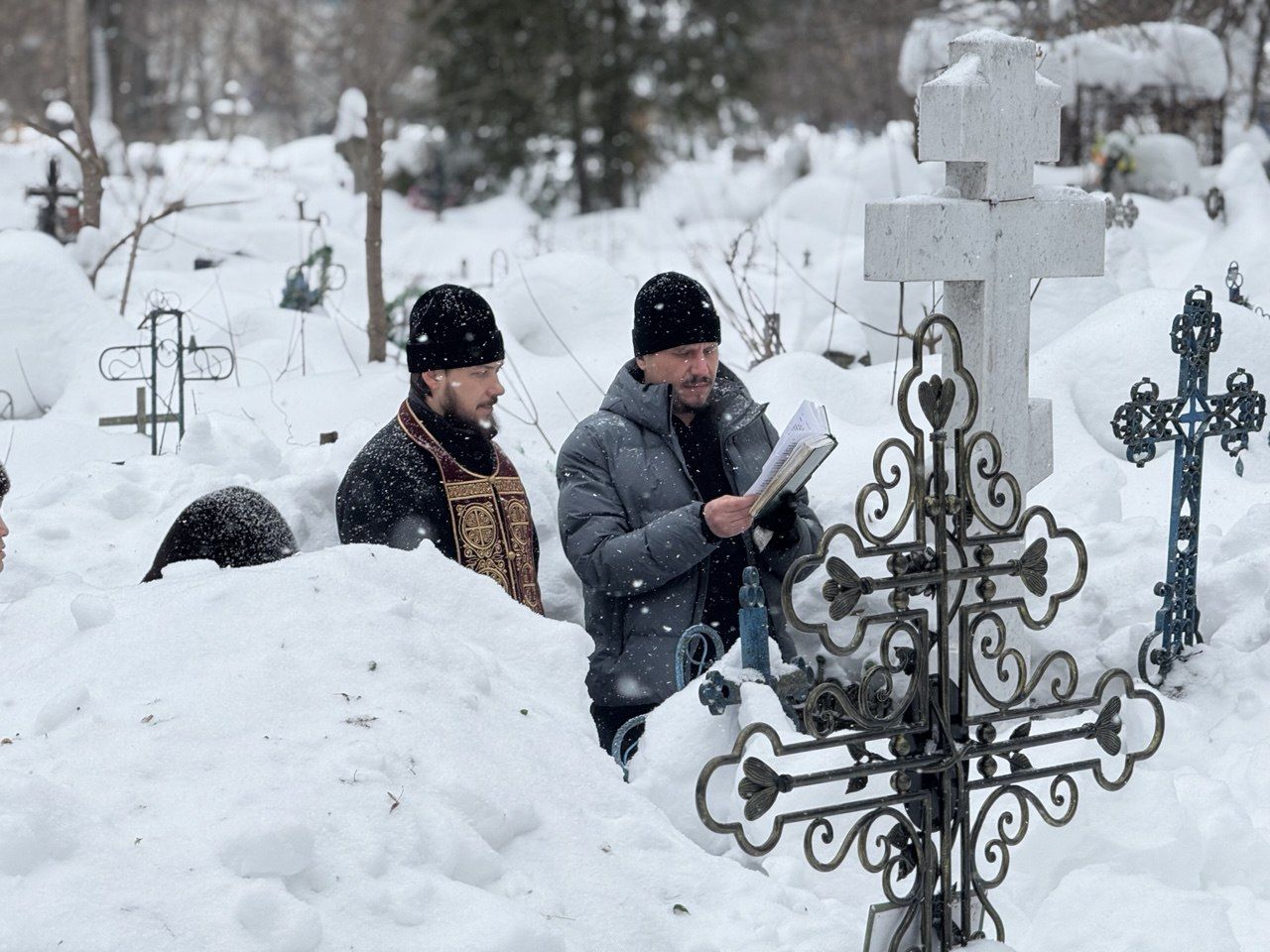 На могиле последней настоятельницы Казанского Богородицкого монастыря совершено заупокойное богослужение