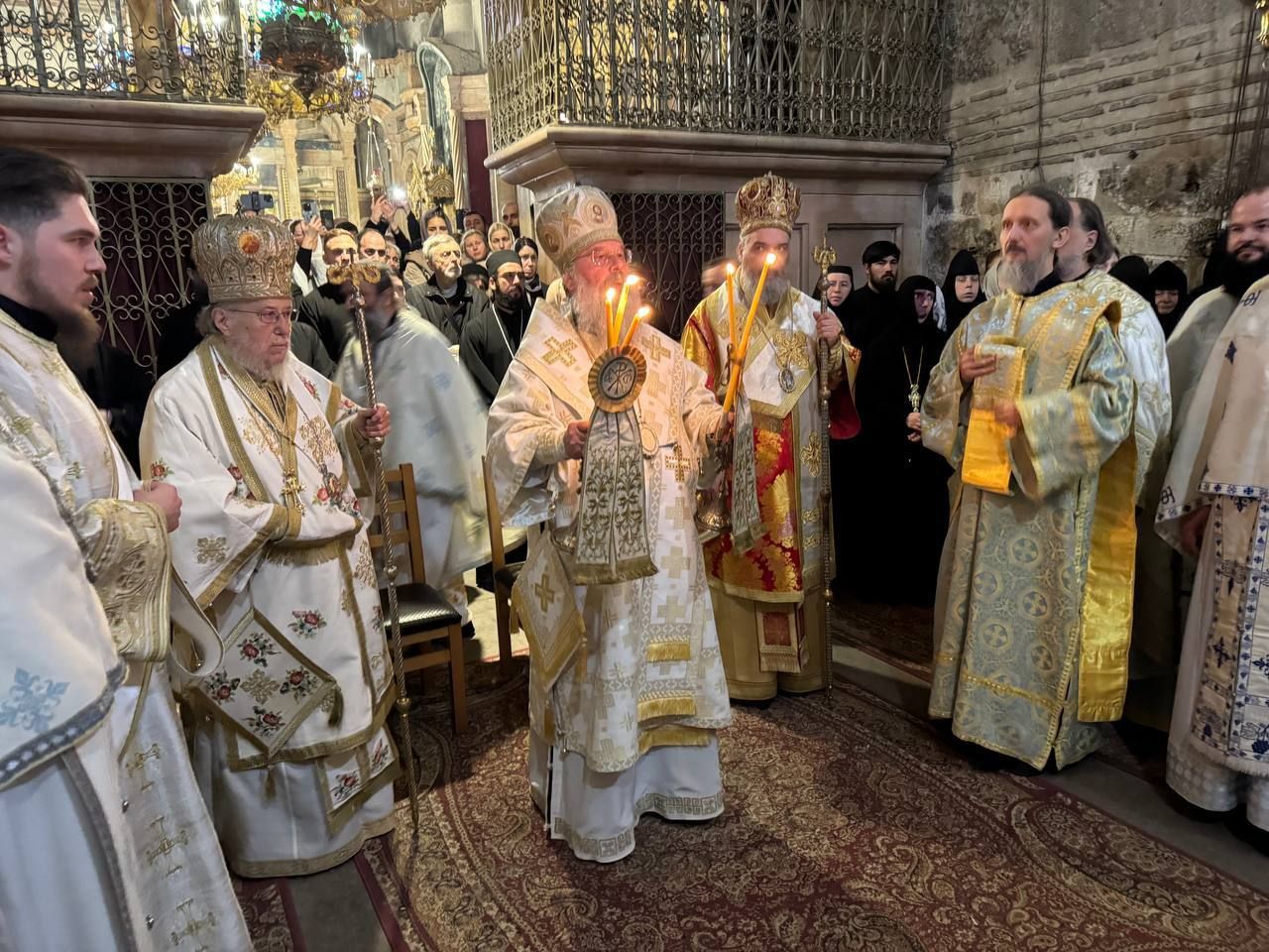 В Неделю о блудном сыне митрополит Кирилл совершил Литургию в Храме Гроба Господня в Иерусалиме