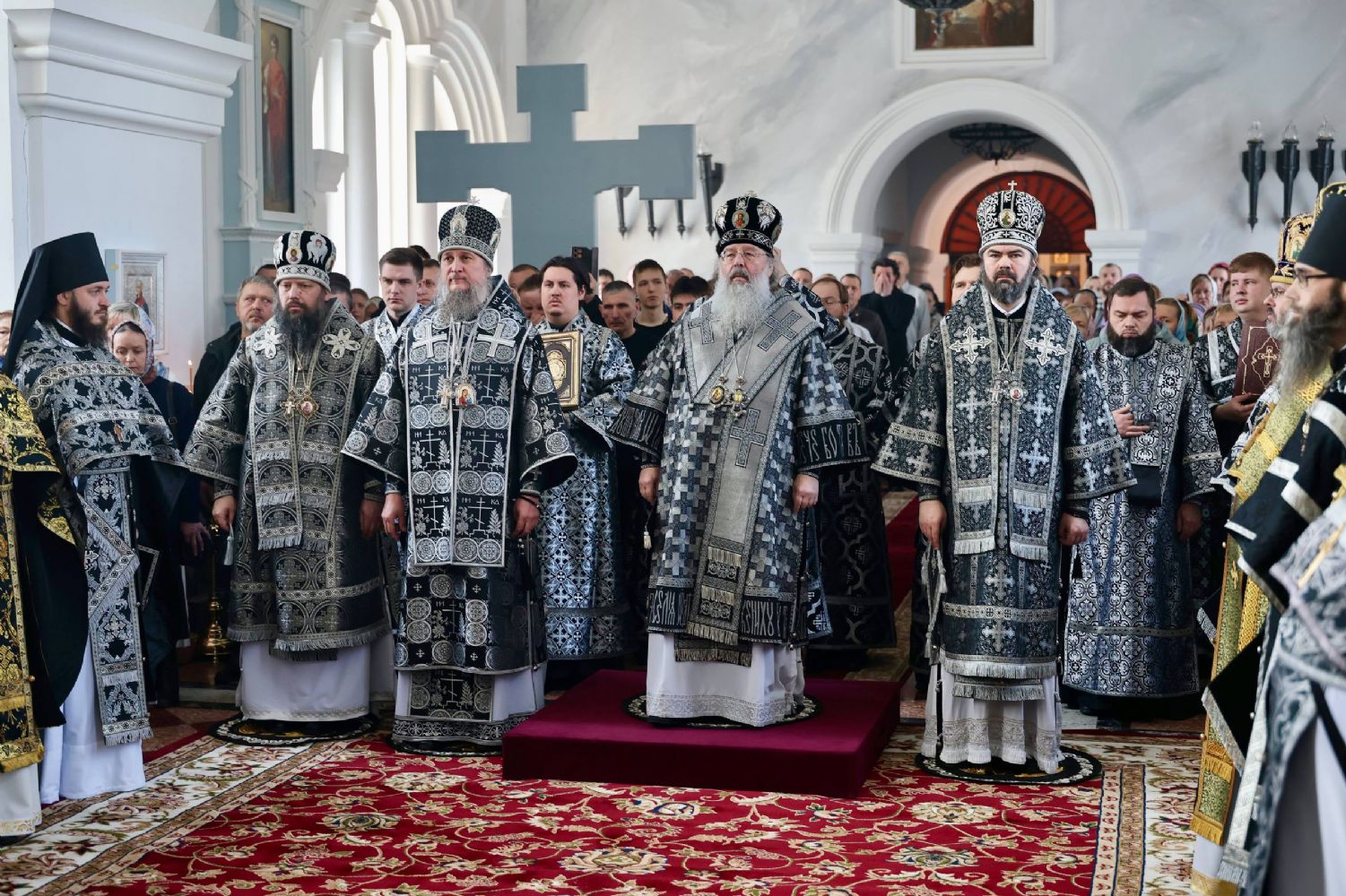 Архипастыри Татарстанской митрополии совершили Литургию Преждеосвящённых Даров в храме благоверного Александра Невского в Казани