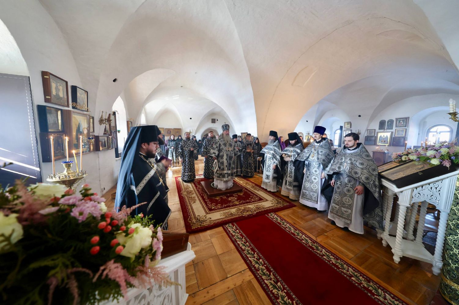 В день памяти святителя Григория Двоеслова митрополит Кирилл совершил Литургию Преждеосвященных Даров в Свияжском Иоанно-Предтеченском монастыре