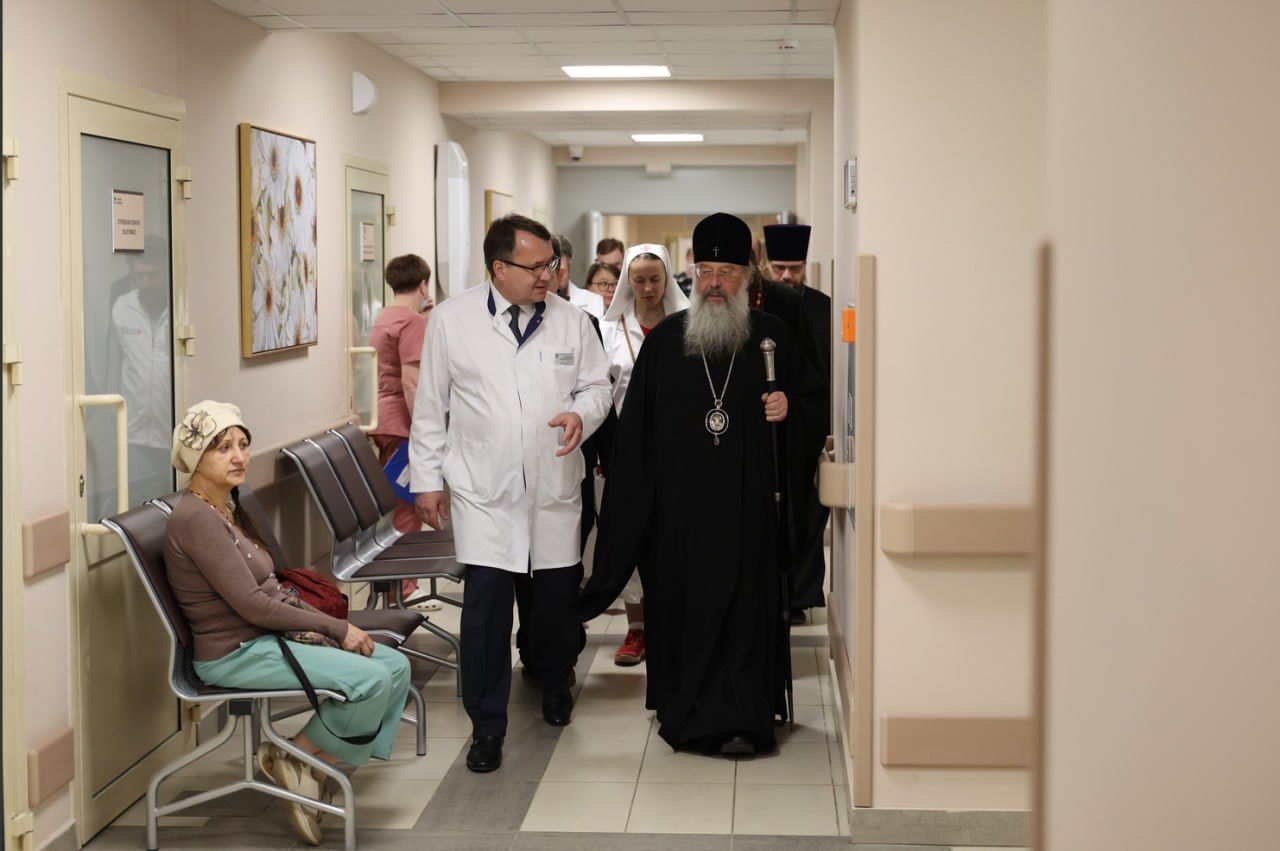 Митрополит Кирилл поздравил с Пасхой пациентов казанского Госпиталя для ветеранов войн