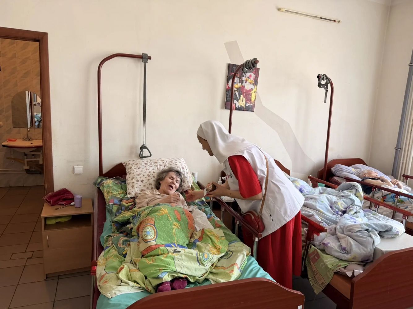 Священники и миряне Казанской епархии поздравили со Светлой Пасхой подопечных социальных учреждений