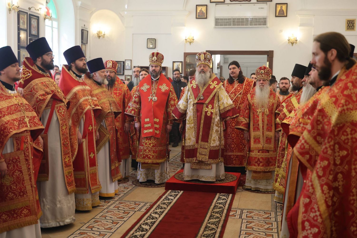 В день 450-летия преставления святителя Варсонофия Казанского в одноимённом храме в столице Татарстана состоялось соборное архиерейское богослужение