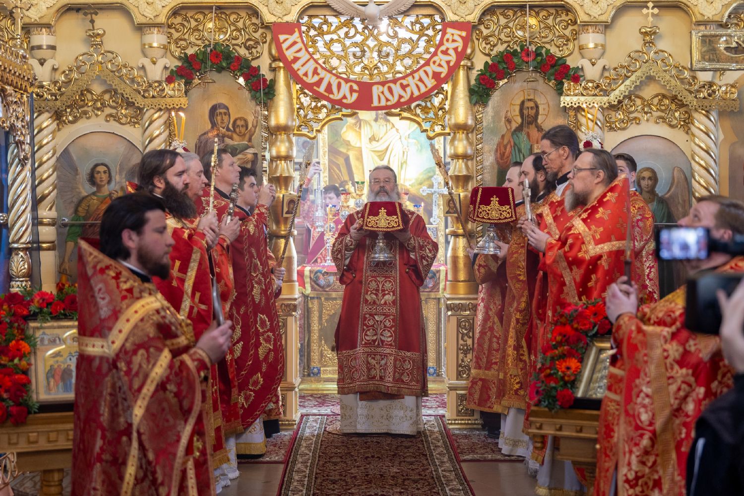 В Неделю 3-ю по Пасхе митрополит Кирилл совершил Литургию в Петропавловском храме Зеленодольска