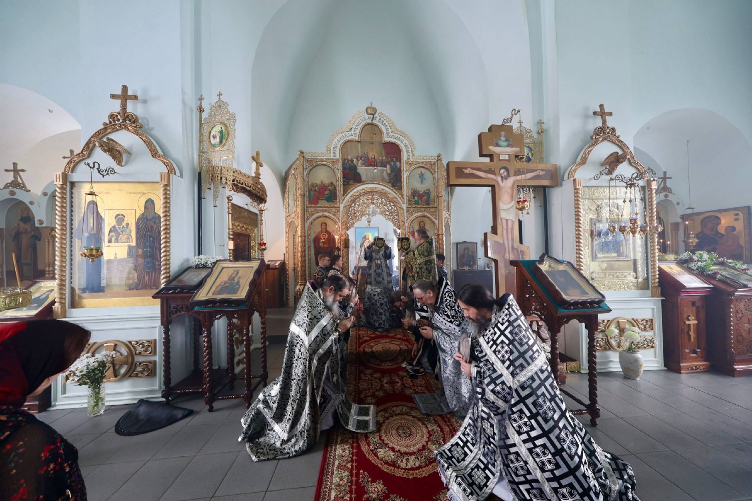 В понедельник Страстной седмицы митрополит Кирилл совершил Литургию Преждеосвящённых Даров в Седмиезерном Богородицком монастыре