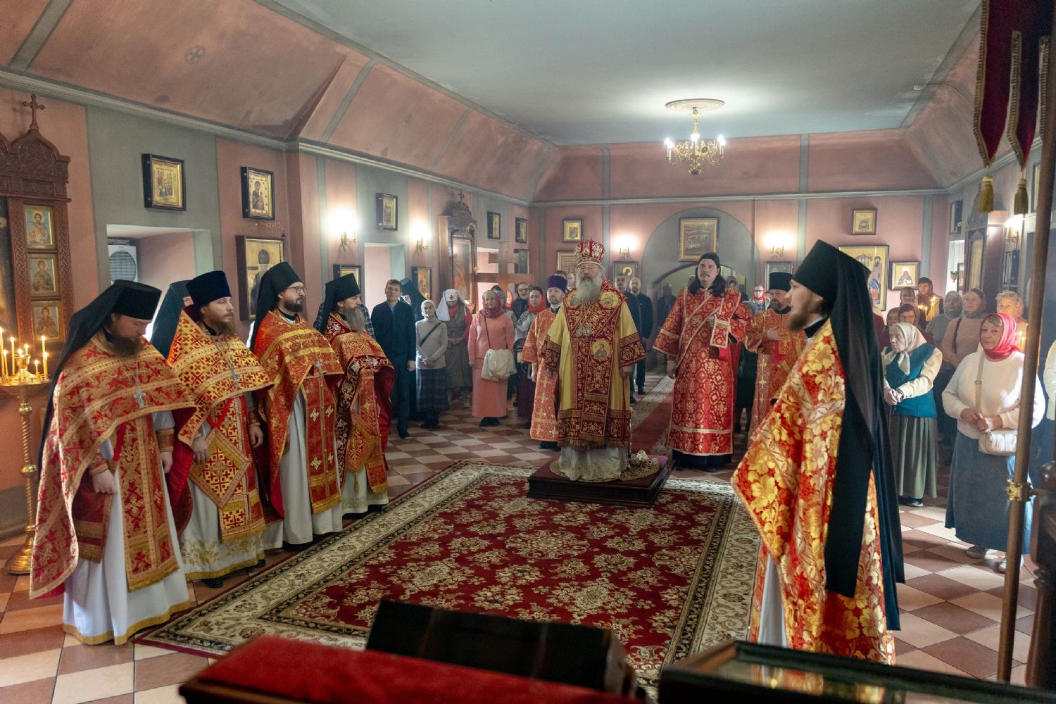 Митрополит Кирилл возглавил престольный праздник Введенского Кизического монастыря в столице Татарстана
