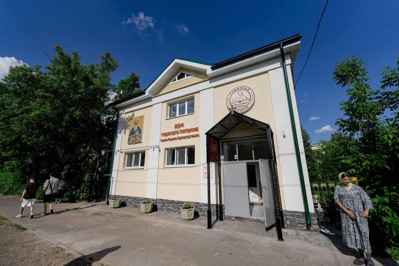 В мае в Доме горячего питания имени праведного Иоанна Кронштадтского помощь получили более 3700 человек