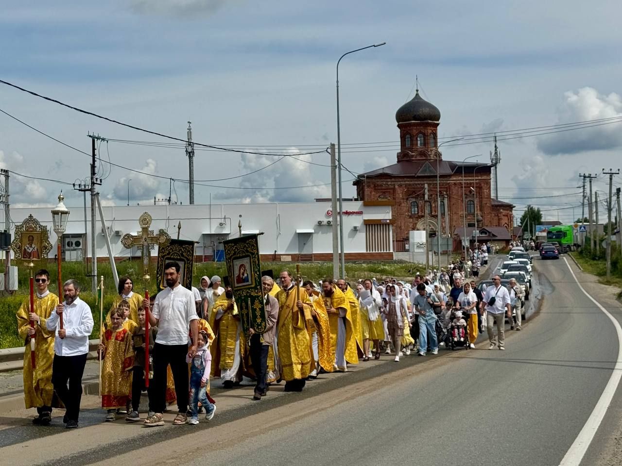 В селе Куюки прошли торжества по случаю 129-летия чудотворного образа святителя Николая